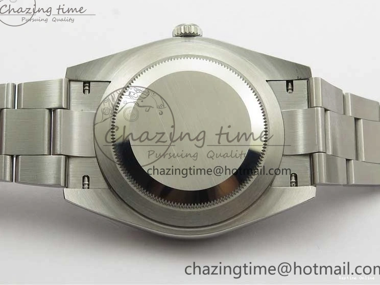 1226 Casual Oyster Perpetual 41mm 124300 EWF Best Edition Red Dial on SS Bracelet A 2856